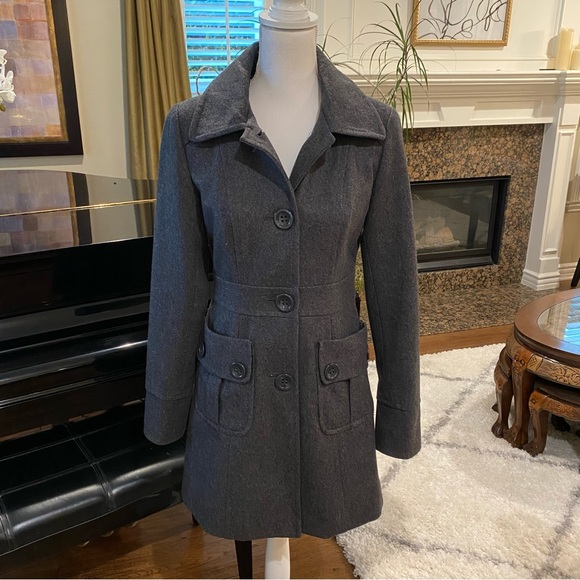 Tulle Coat - Picture 2 of 7